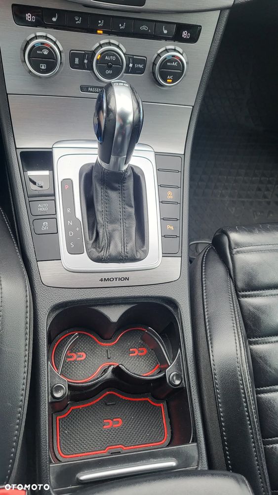 Volkswagen Passat 2.0 TDI Highline R-Style DSG - 23