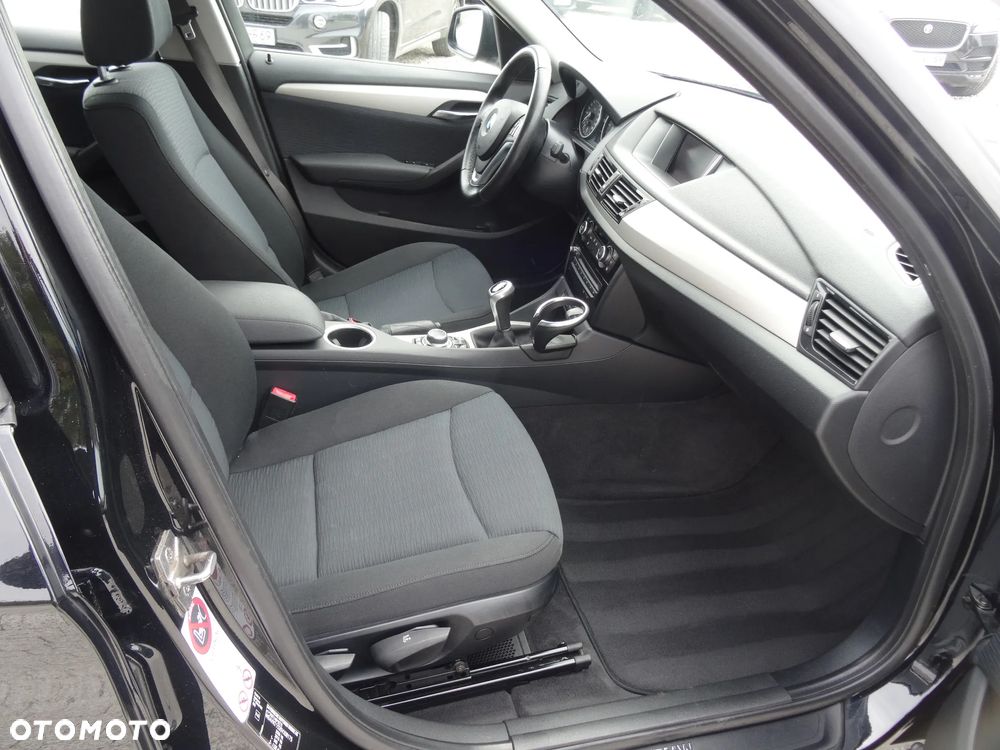 BMW X1 sDrive18d xLine - 17