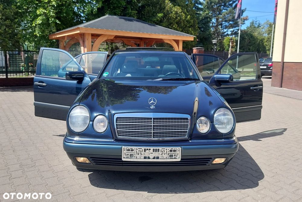 Mercedes-Benz Klasa E - 1