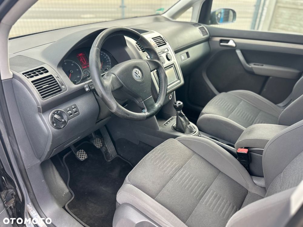 Volkswagen Touran 1.9 TDI DPF Conceptline - 9