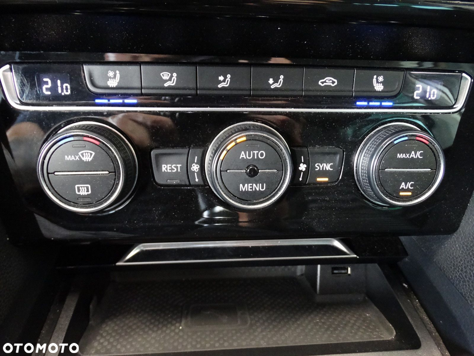 Volkswagen Passat - 28