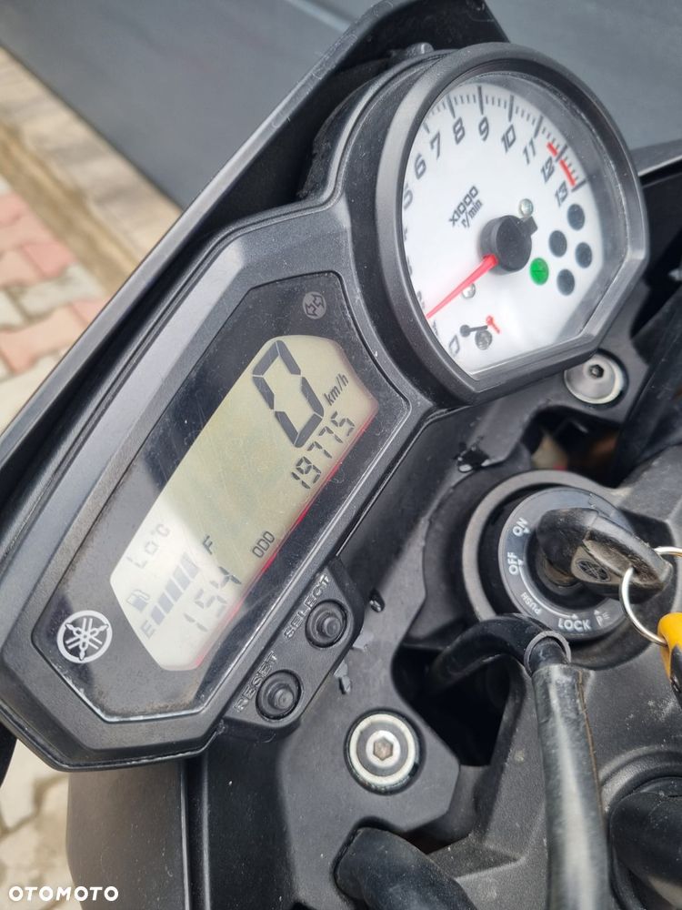 Yamaha FZ8 - 3