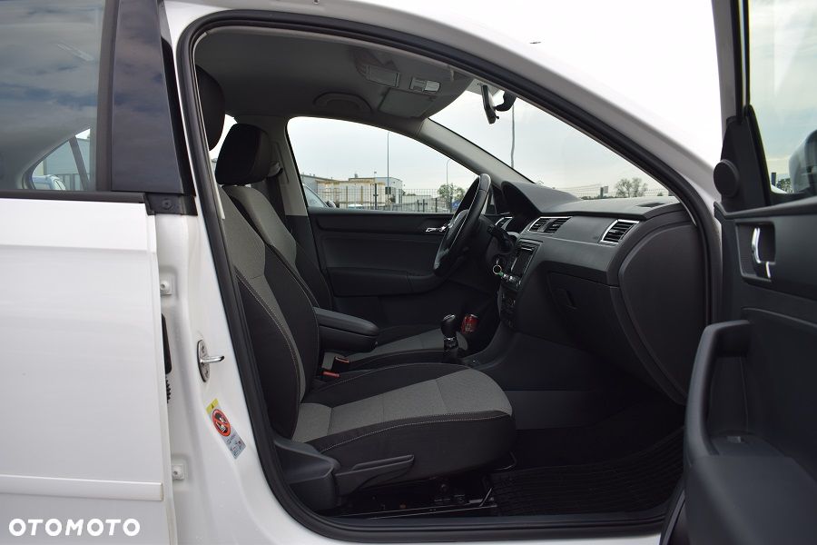 Skoda RAPID Spb 1.6 TDI DPF Ambition - 11