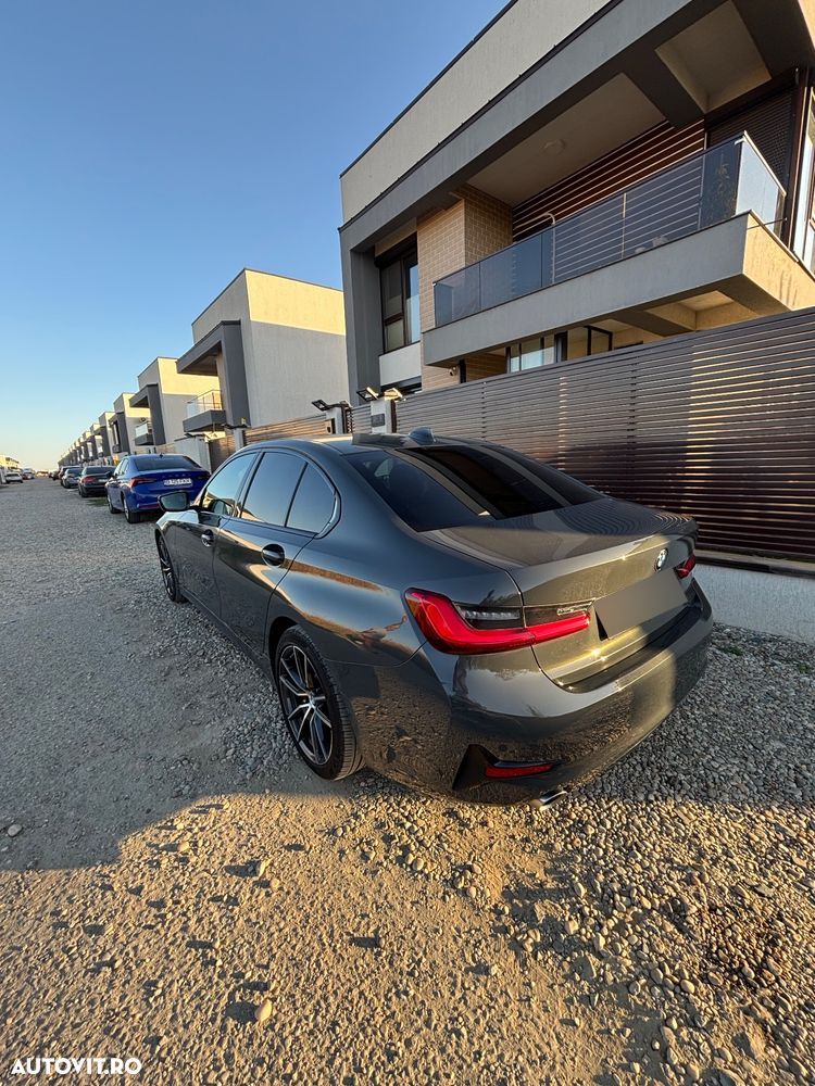 BMW Seria 3 330i AT - 3