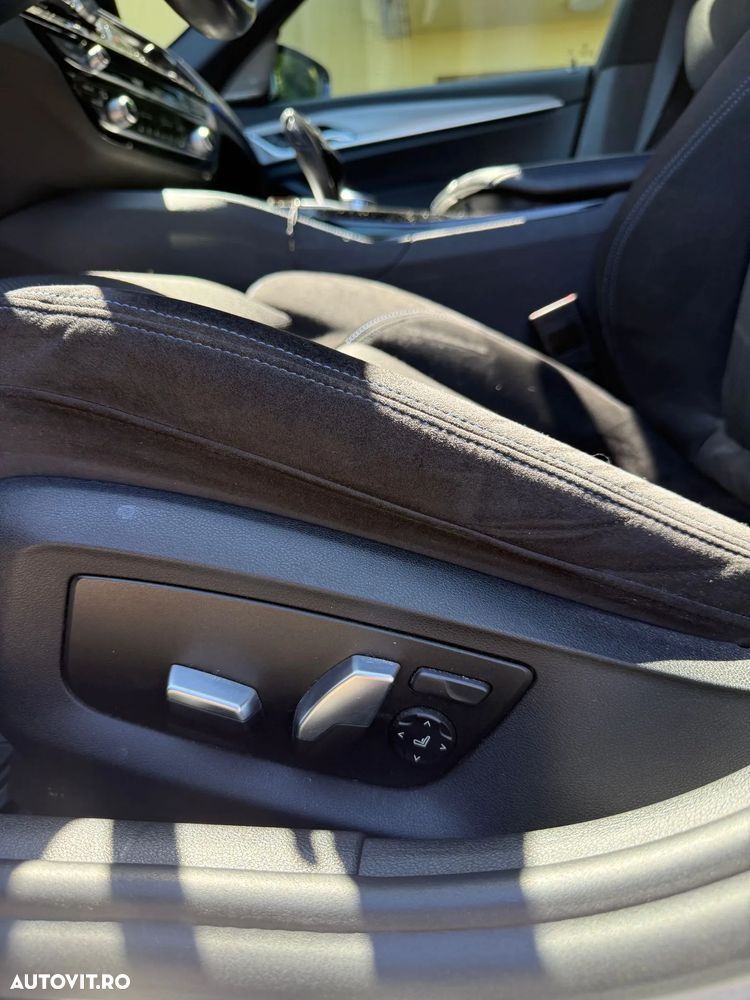 BMW Seria 5 530d xDrive AT - 27