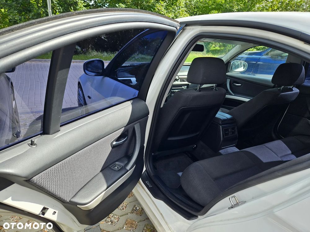 BMW Seria 3 320i - 18