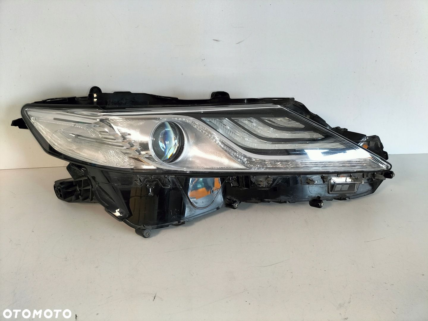 Lampa przednia reflektor prawa TOYOTA CAMRY 8 VIII 17- XV70 FULL LED - 1