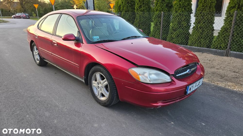 Ford Taurus - 2