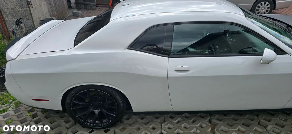 Dodge Challenger - 13
