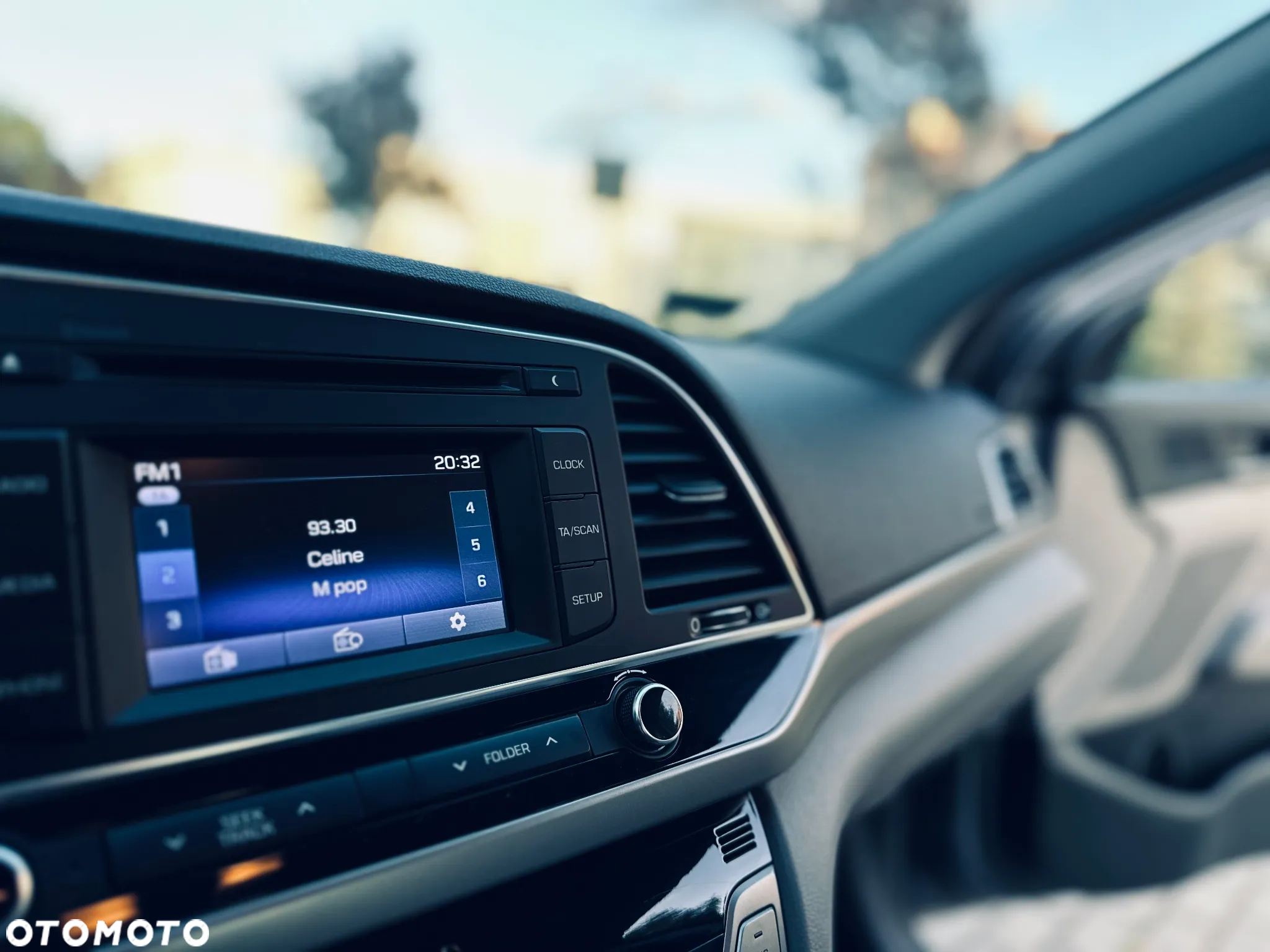 Hyundai Elantra - 8