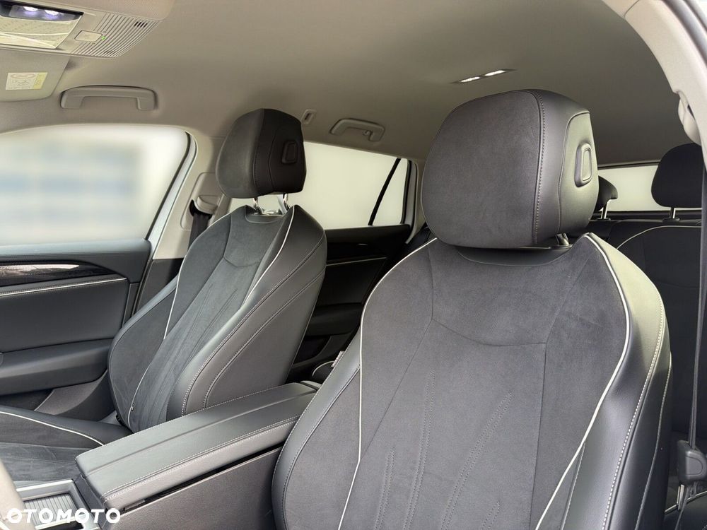 Volkswagen Passat - 13