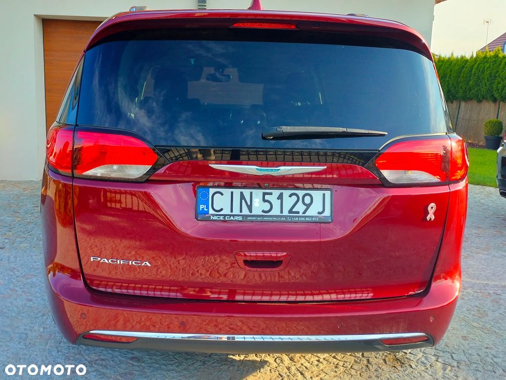 Chrysler Pacifica - 11