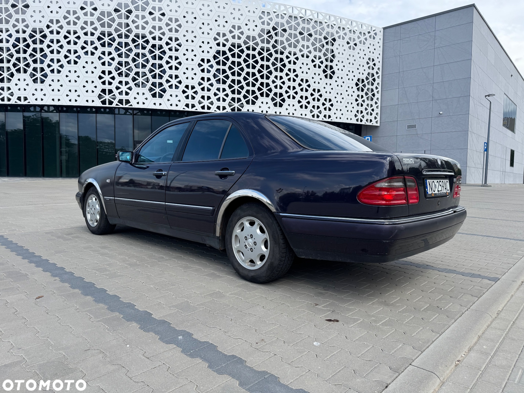 Mercedes-Benz Klasa E 200 Avantgarde - 14