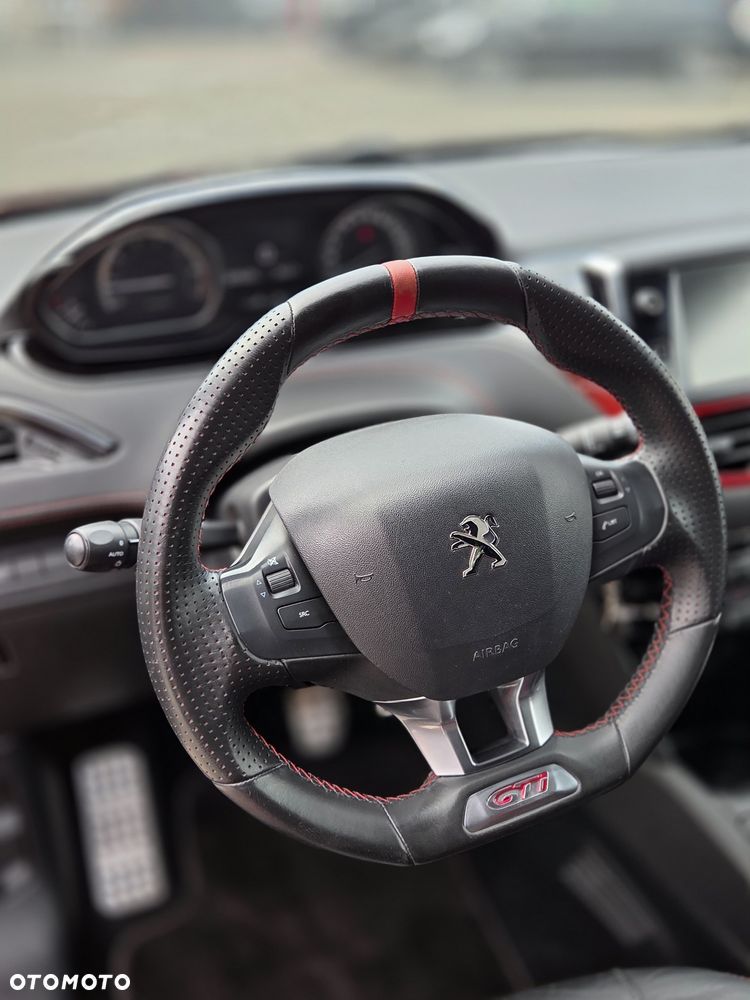 Peugeot 208 1.6 THP GTi - 13