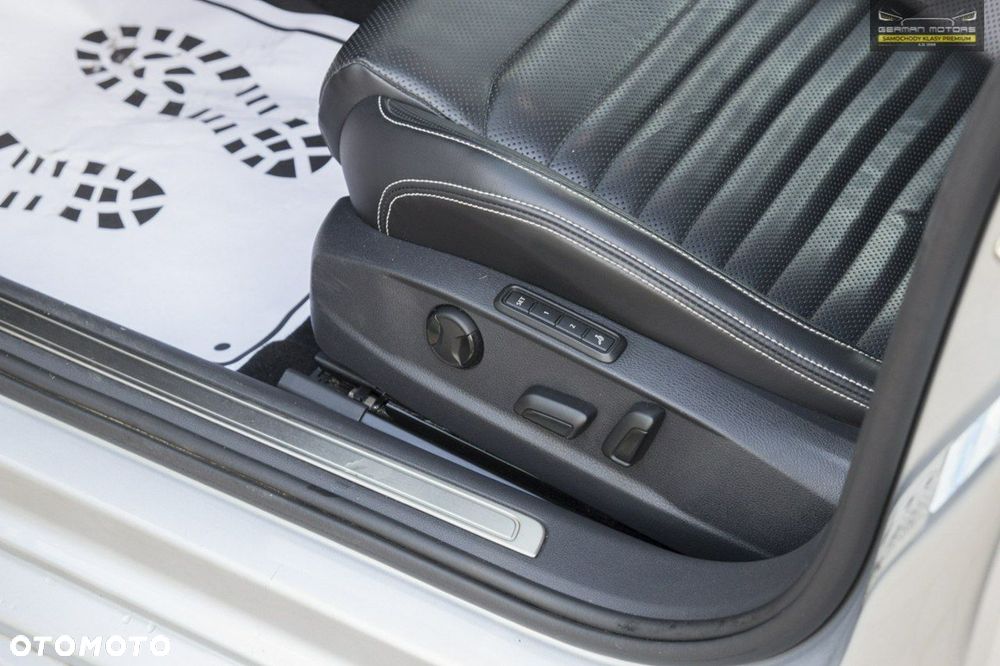 Volkswagen Passat - 24