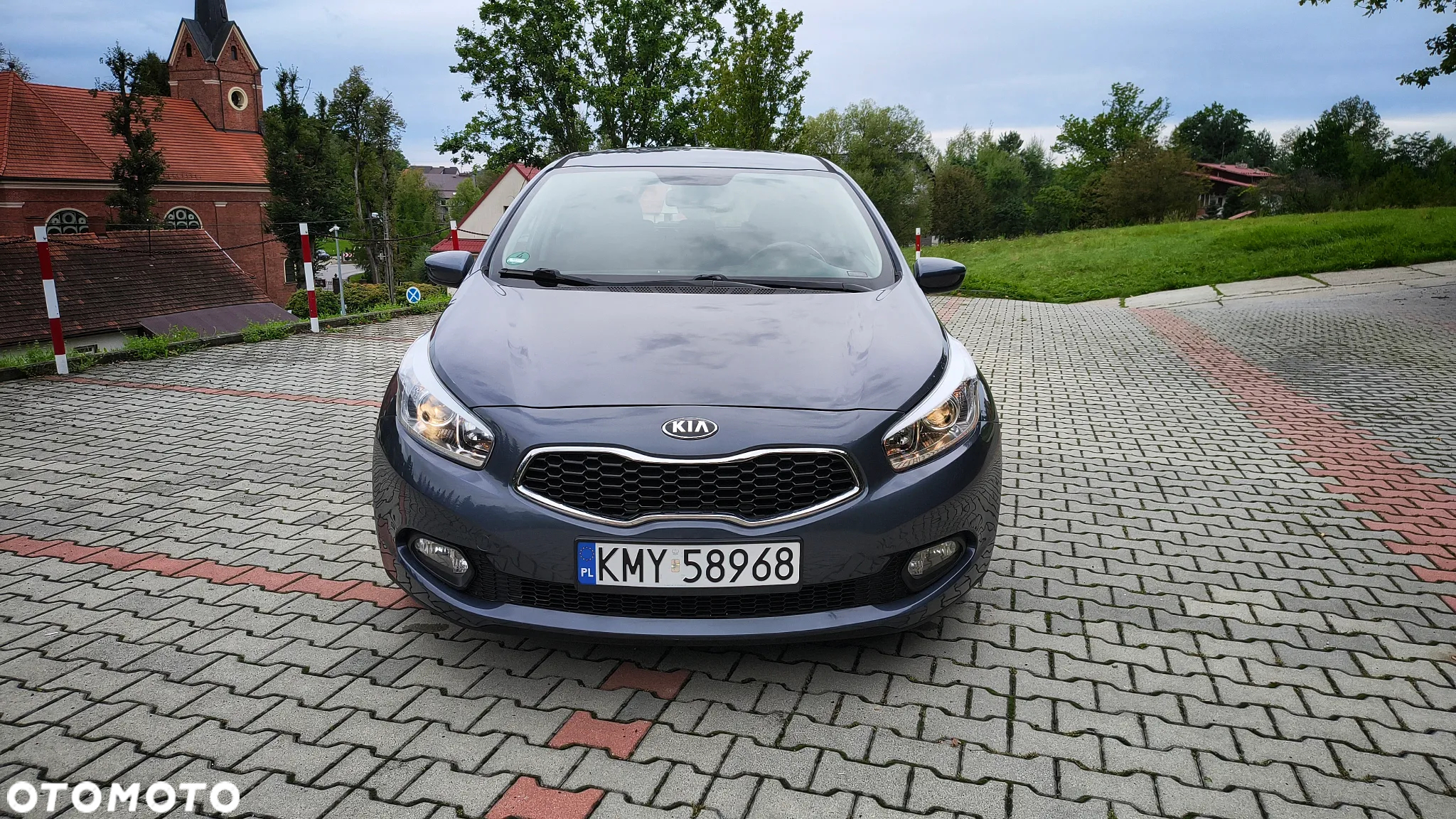Kia Ceed - 8
