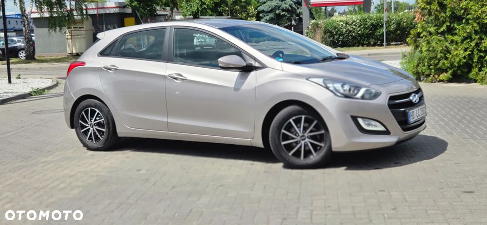 Hyundai i30 1.6 CRDi Premium - 17