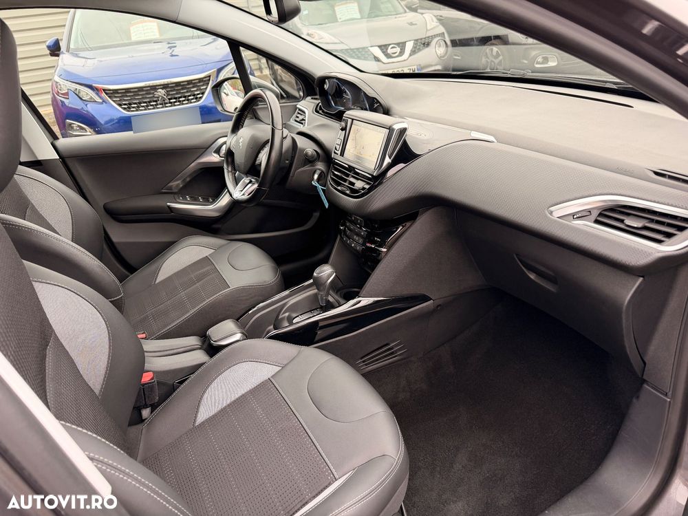 Peugeot 2008 PureTech 110 GPF Stop&Start EAT6 Allure - 11