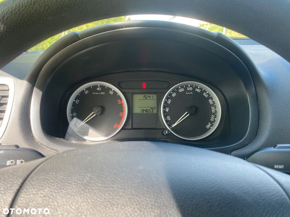 Skoda Fabia 1.2 HTP Ambiente - 20