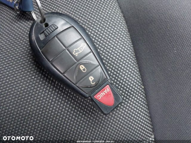 Dodge Challenger - 10