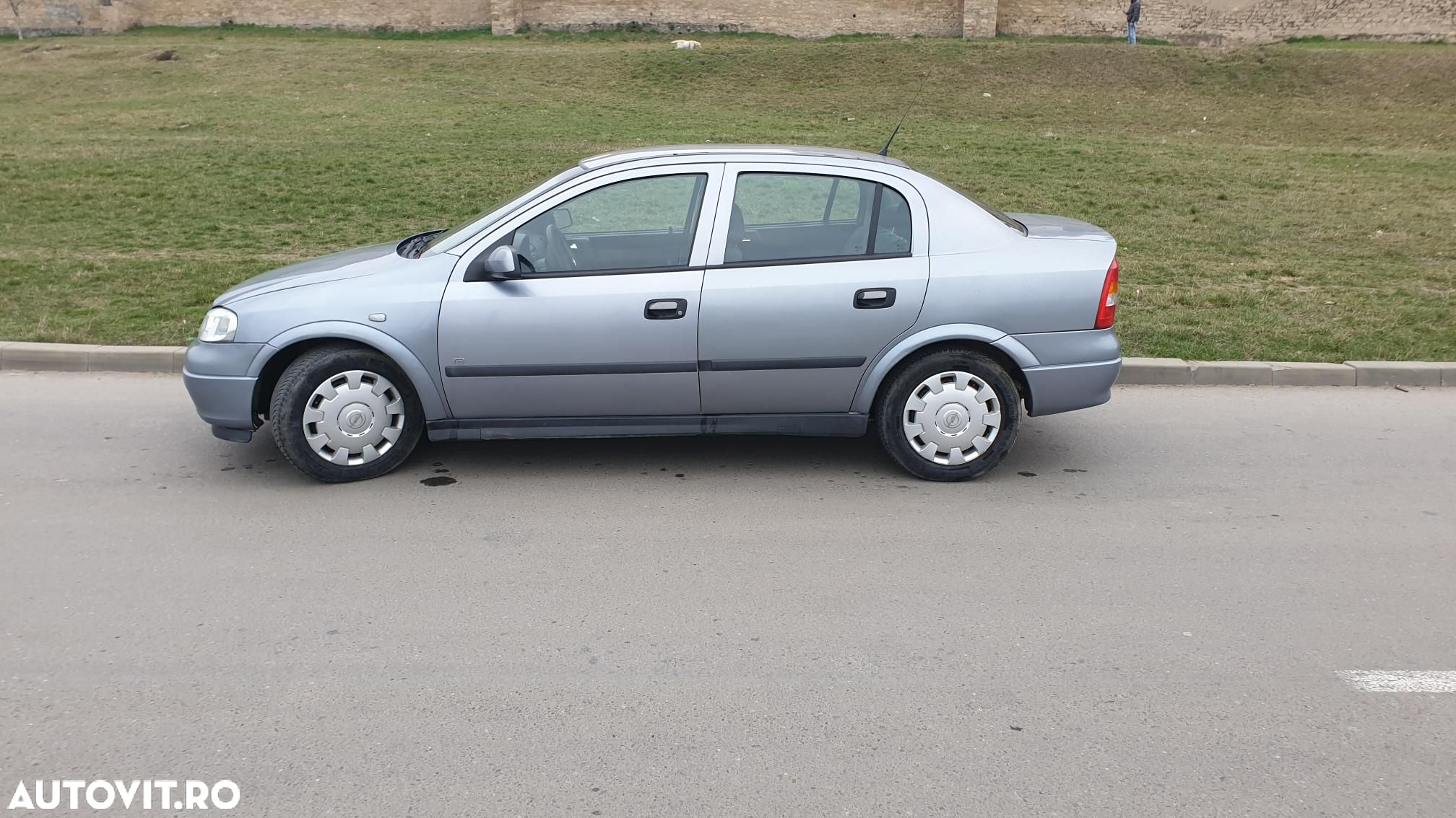 Opel Astra Classic 1.4i - 2