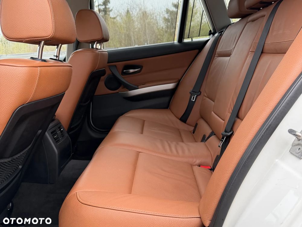 BMW Seria 3 320d - 12