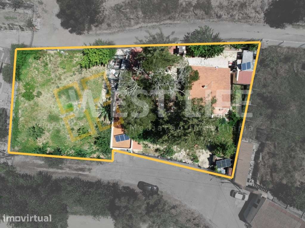 Moradia T2+2 Suítes Independentes e Terreno com Potencial Construti... - Grande imagem: 5/25