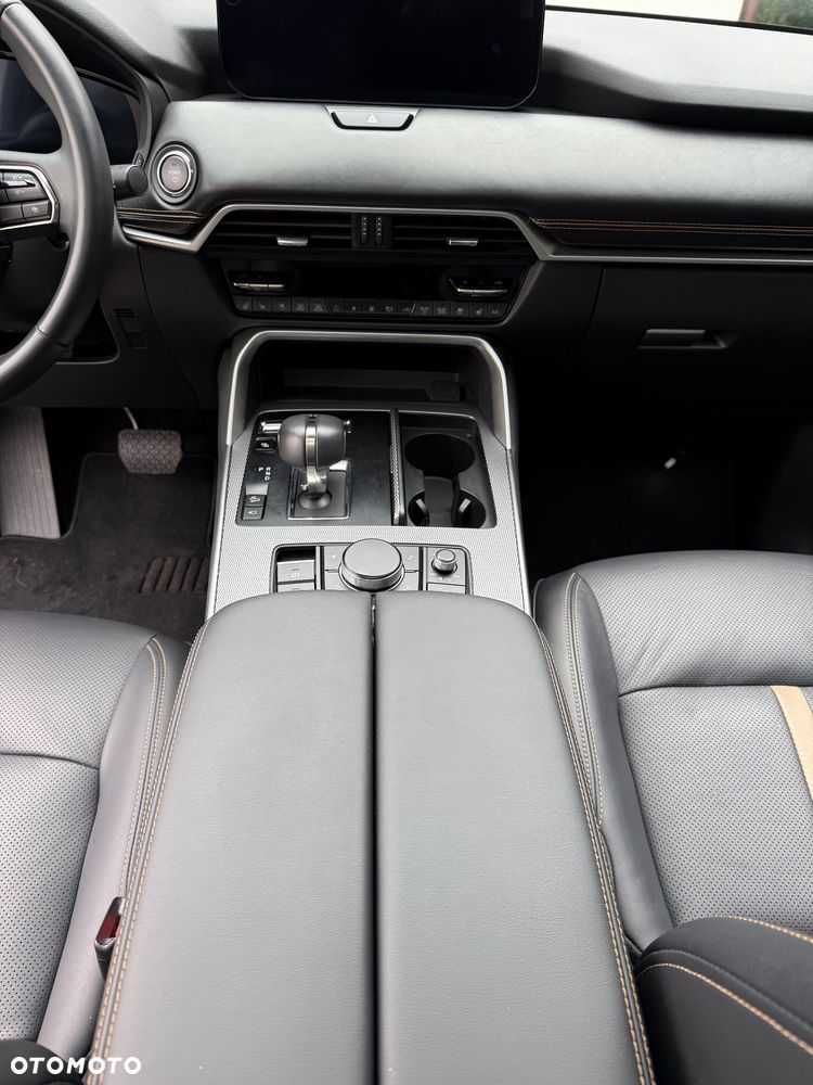 Mazda CX-90 - 24