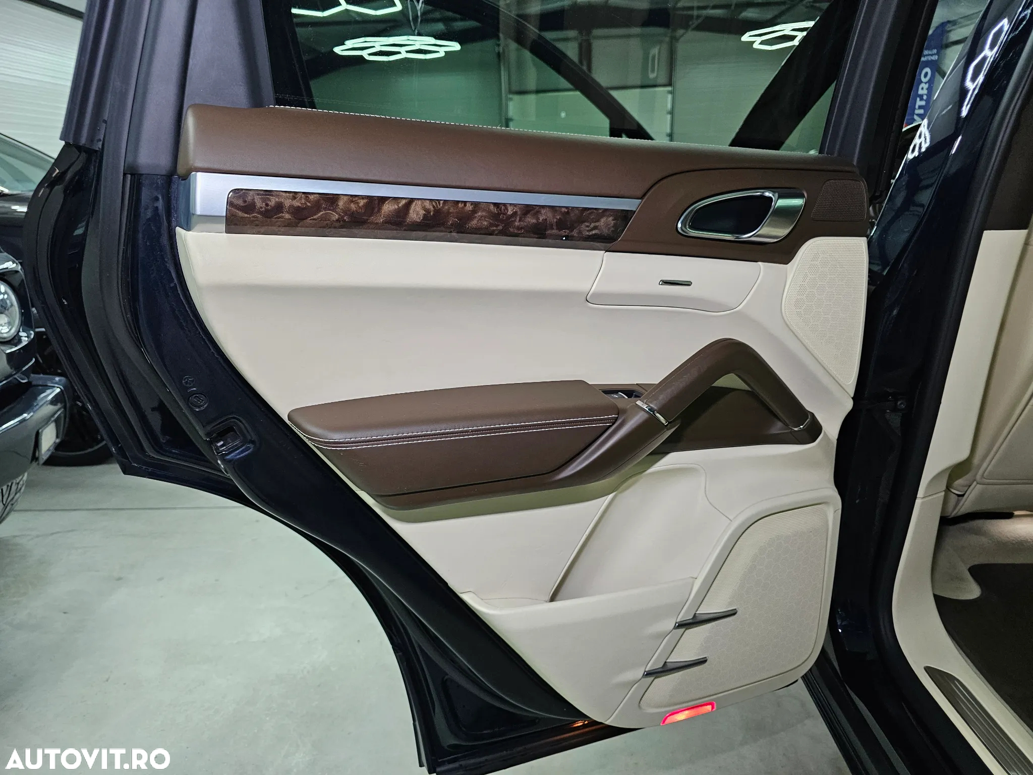 Porsche Cayenne S Hybrid Tiptronic S - 16