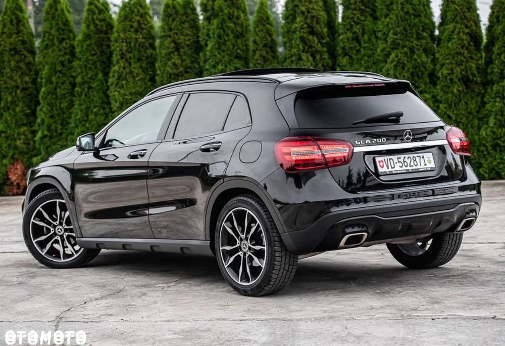 Mercedes-Benz GLA 200 7G-DCT AMG Line - 9