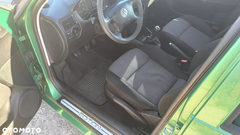 Volkswagen Golf - 9