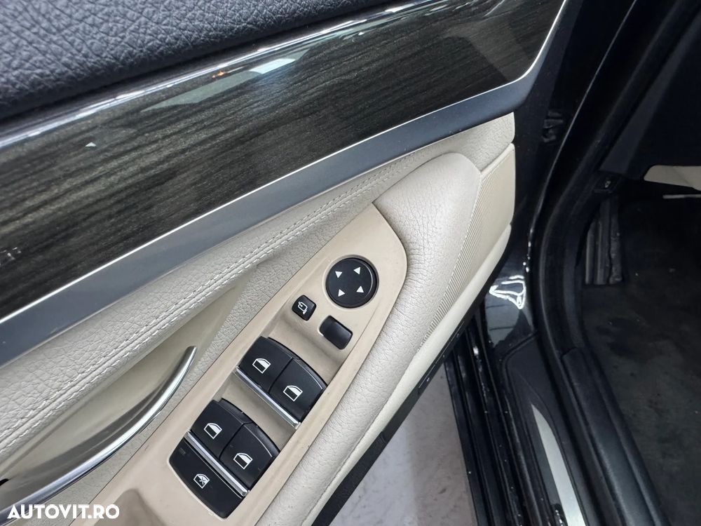 BMW Seria 5 520d Aut. - 21