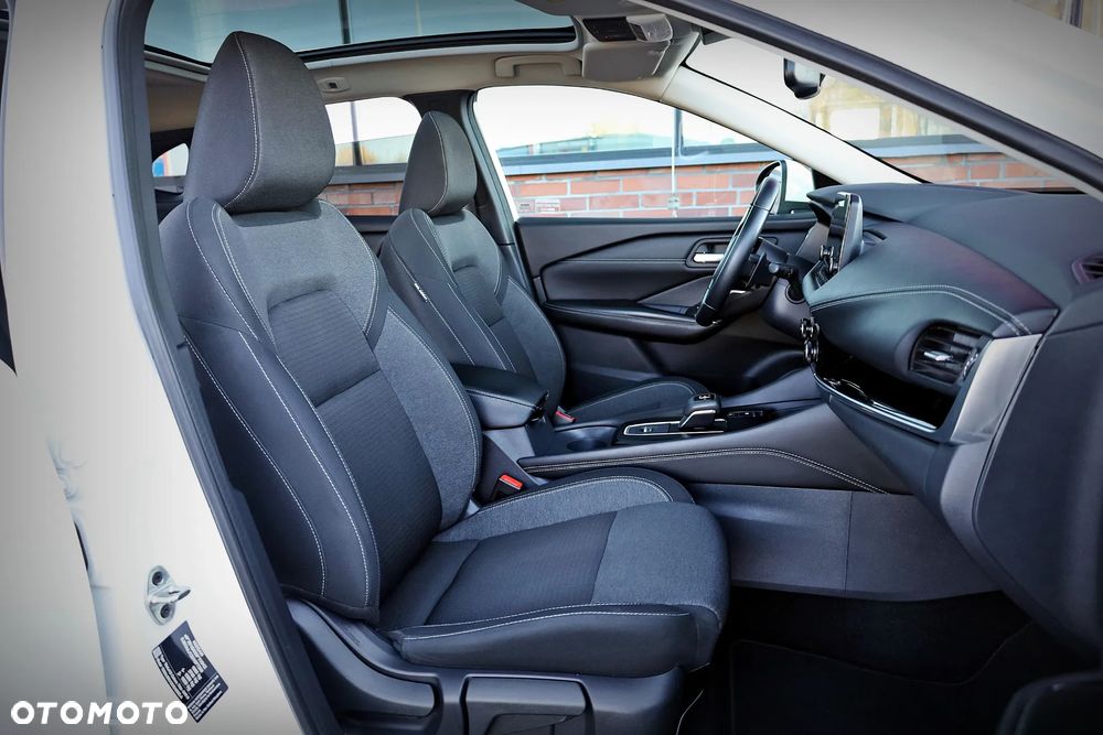 Nissan Qashqai 1.3 DIG-T N-Connecta DCT - 24