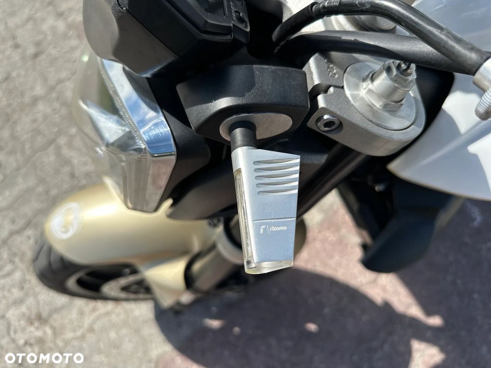 Yamaha FZ - 21