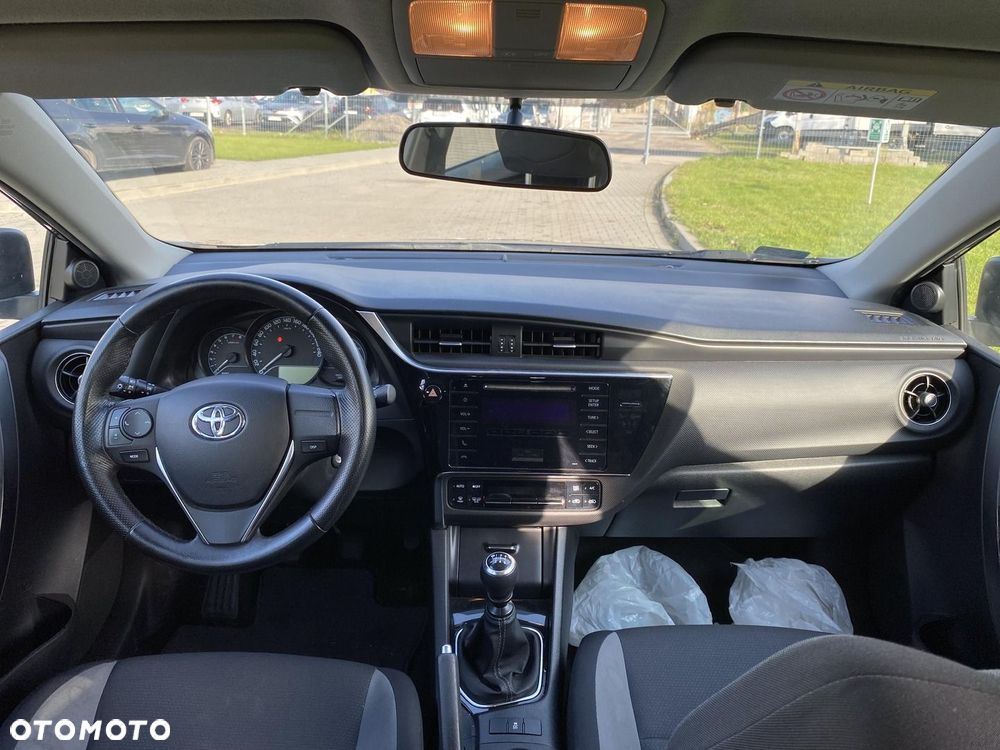 Toyota Auris - 14