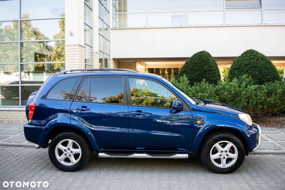 Toyota RAV4 2.0 VVT-i 4x4 - 11