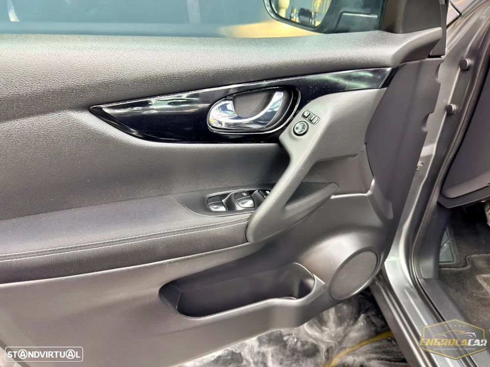 Nissan Qashqai 1.5 dCi N-Connecta RS+PS - 18