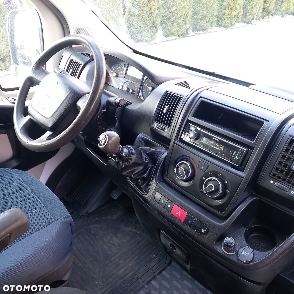 Volkswagen Transporter - 4
