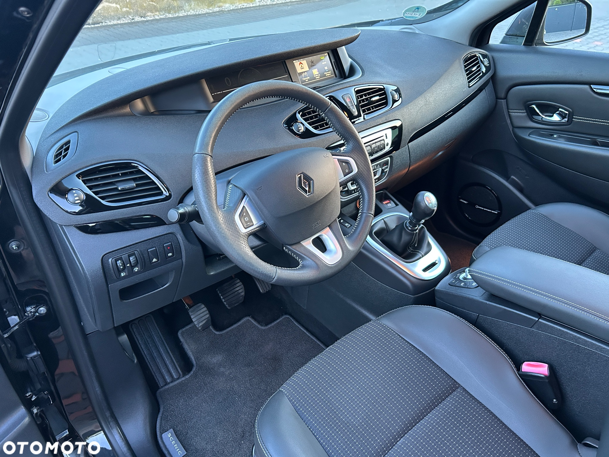 Renault Scenic 1.6 dCi Bose - 13