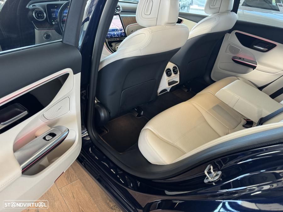 Mercedes-Benz C 300 e T 9G-TRONIC Avantgarde - 25