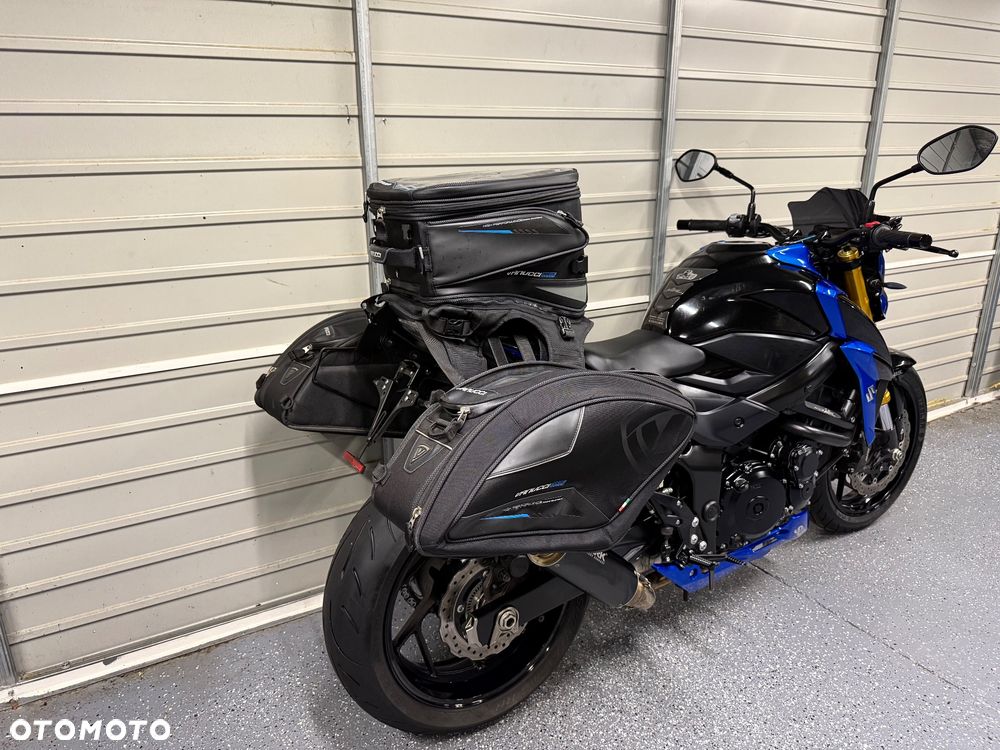 Suzuki GSX - 3