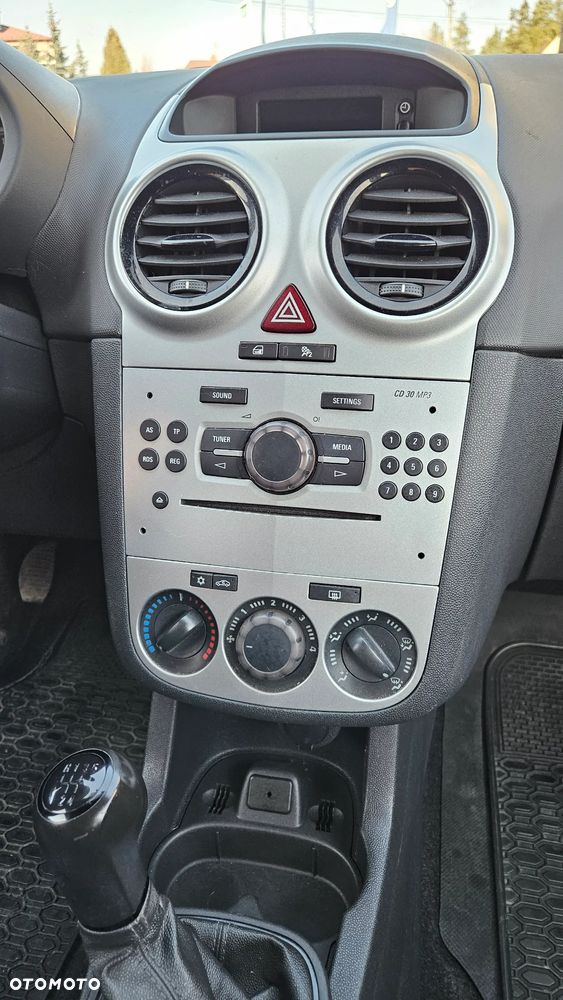 Opel Corsa 1.2 16V Edition / Active - 24