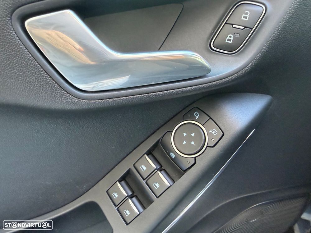 Ford Fiesta 1.0 EcoBoost S&S ST-LINE - 34