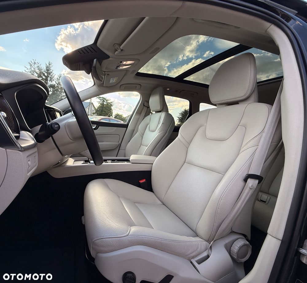 Volvo XC 60 B4 B Plus Bright - 17