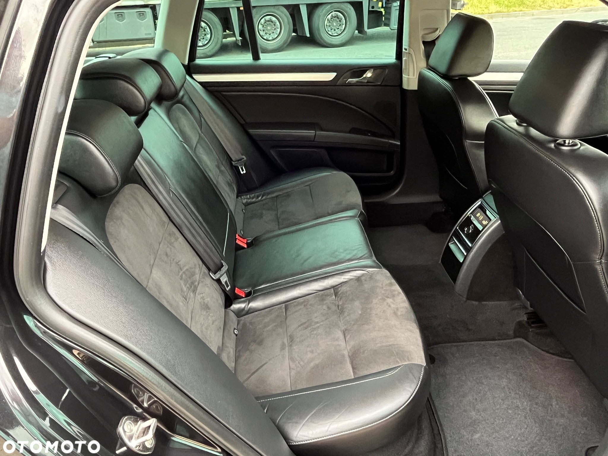 Skoda Superb 1.8 TSI DSG Elegance - 29