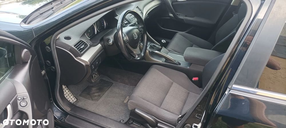 Honda Accord 2.0 Comfort - 24