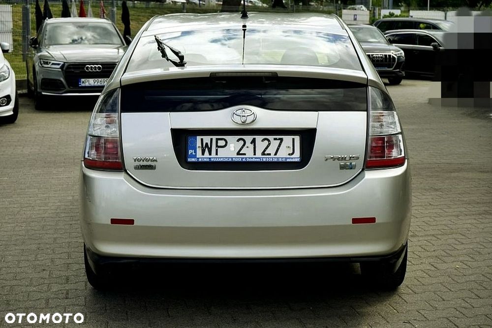 Toyota Prius - 5