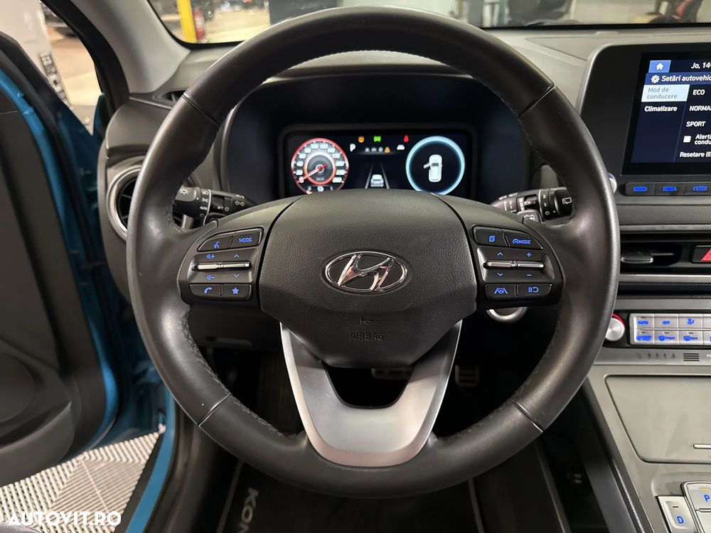 Hyundai KONA - 17