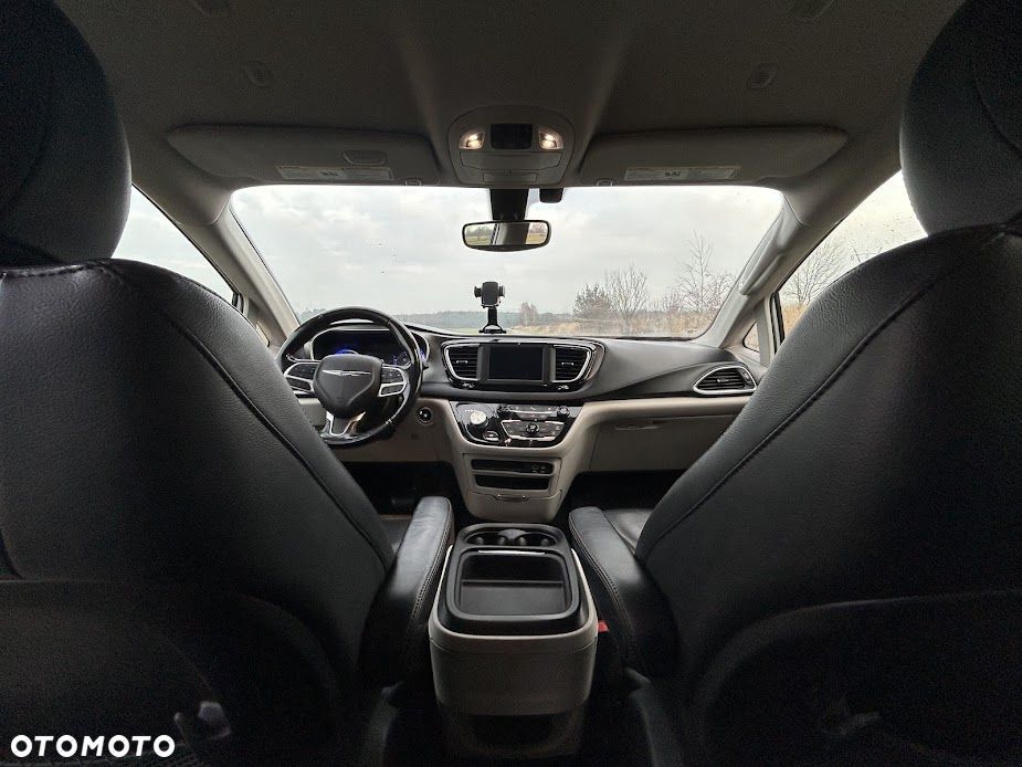 Chrysler Pacifica - 13