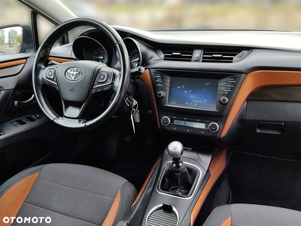 Toyota Avensis - 11